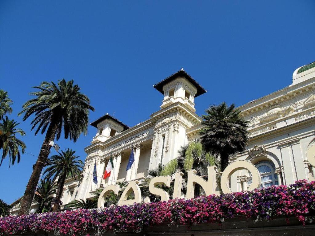 Giardino In Citta; Centralissimo Санремо Экстерьер фото